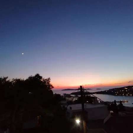 Semesterbostad Sofirene Sea View *